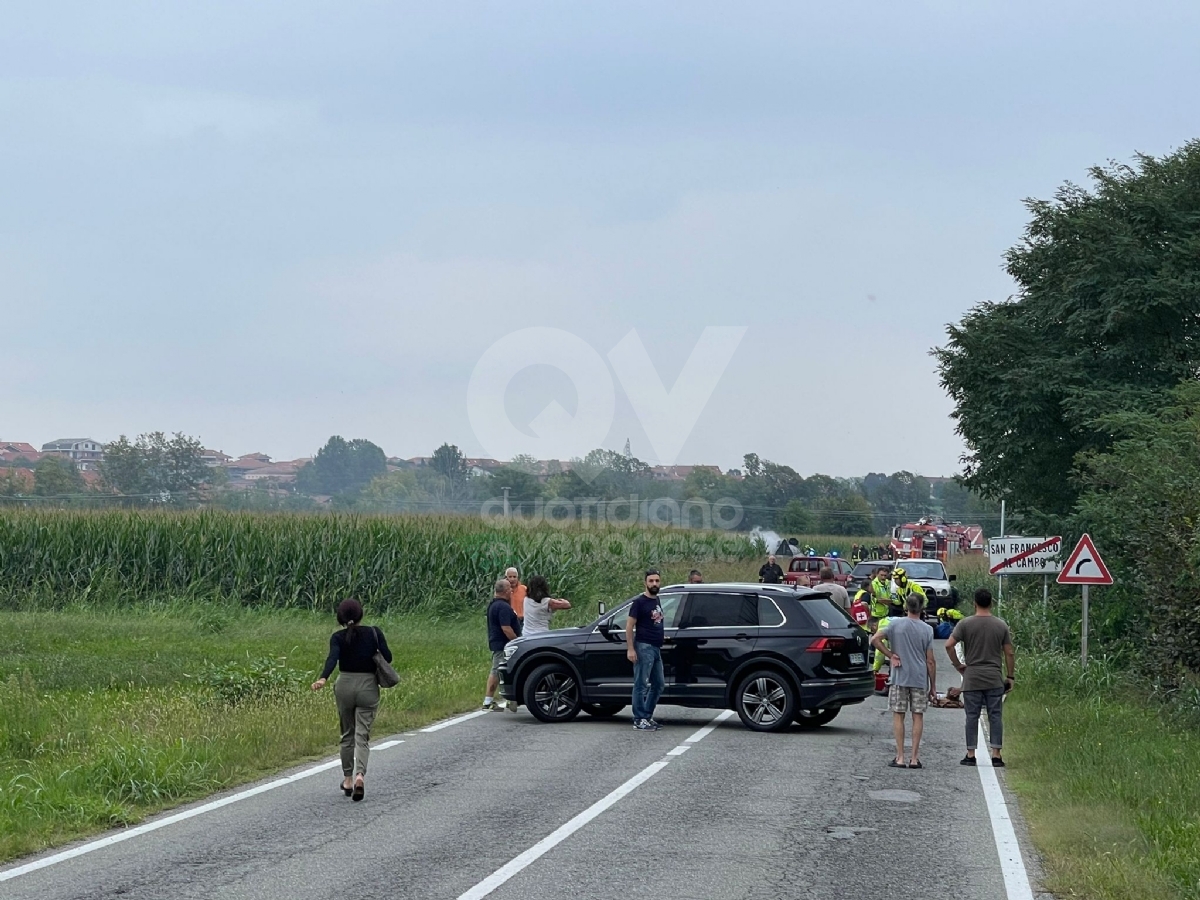 FRECCIA TRICOLORE SI SCHIANTA AL SUOLO - Pilota riesce a lanciarsi - VIDEO