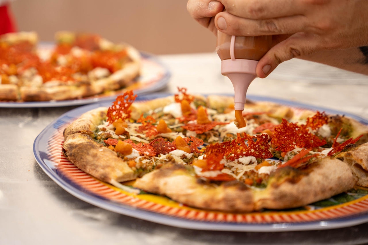 ALPIGNANO - La pizzaiola Michela Carbone alla finale della «Bit Competition» a Gragnano Trebbiense - FOTO