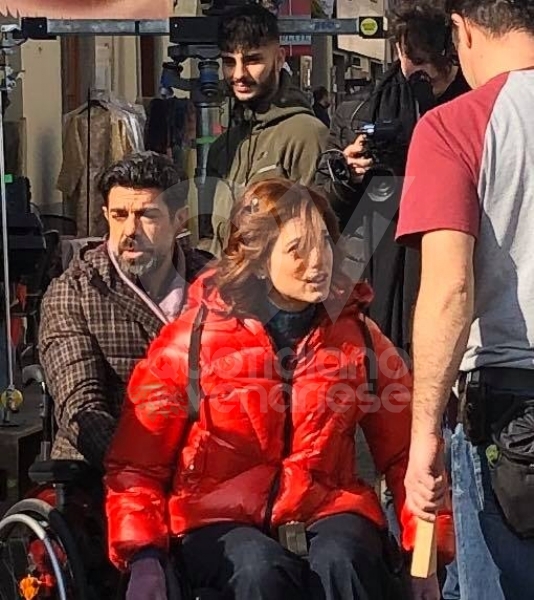 VENARIA - Il centro città set del film «Corro da te» con Pierfrancesco Favino e Miriam Leone FOTO