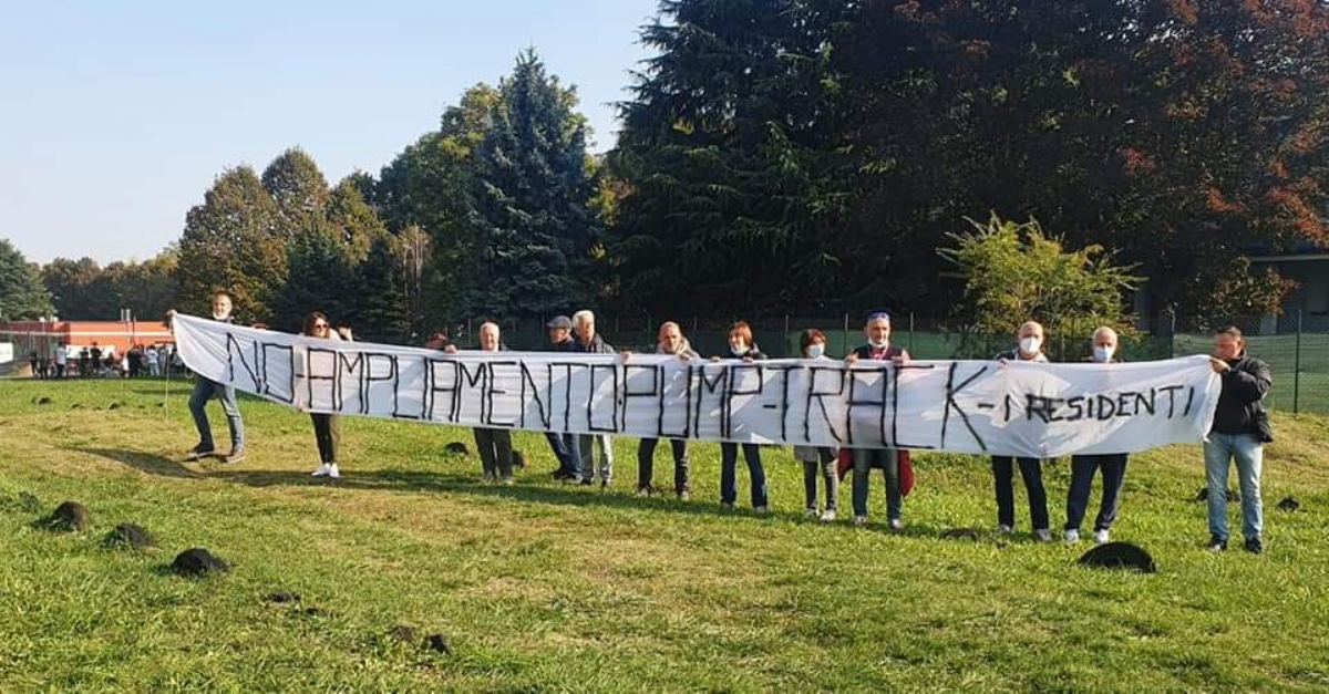 PIANEZZA - «No alla pista da pump truck»: raccolta firme dei residenti di via Musiné - FOTO