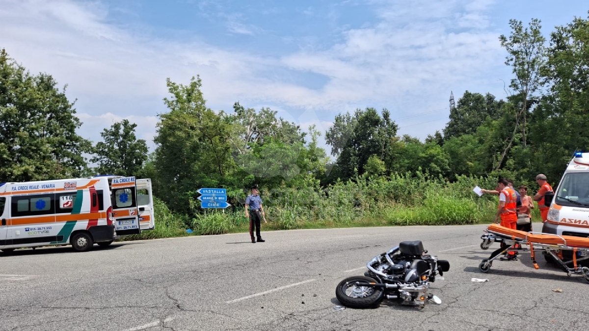 INCIDENTE A ROBASSOMERO - Scontro auto-moto: centauro ferito finisce in ospedale - FOTO