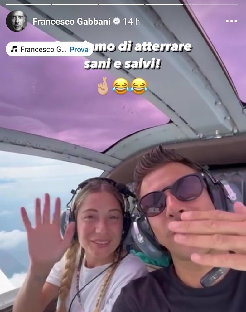 TORINO-COLLEGNO - Aeroporti in tilt, il cantante Gabbani «salvato» dall'Aeroclub Torino - FOTO