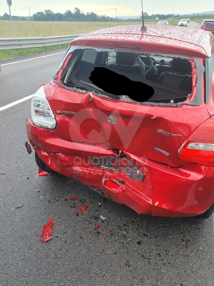 INCIDENTE A VENARIA - Tamponamento fra tre auto sulla «Direttissima»: una donna ferita - FOTO