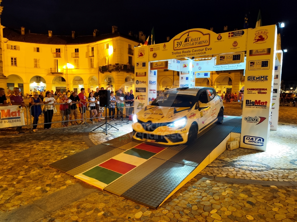 VENARIA - In Città la magia del Rally: tantissimi i curiosi e gli appassionati - FOTO