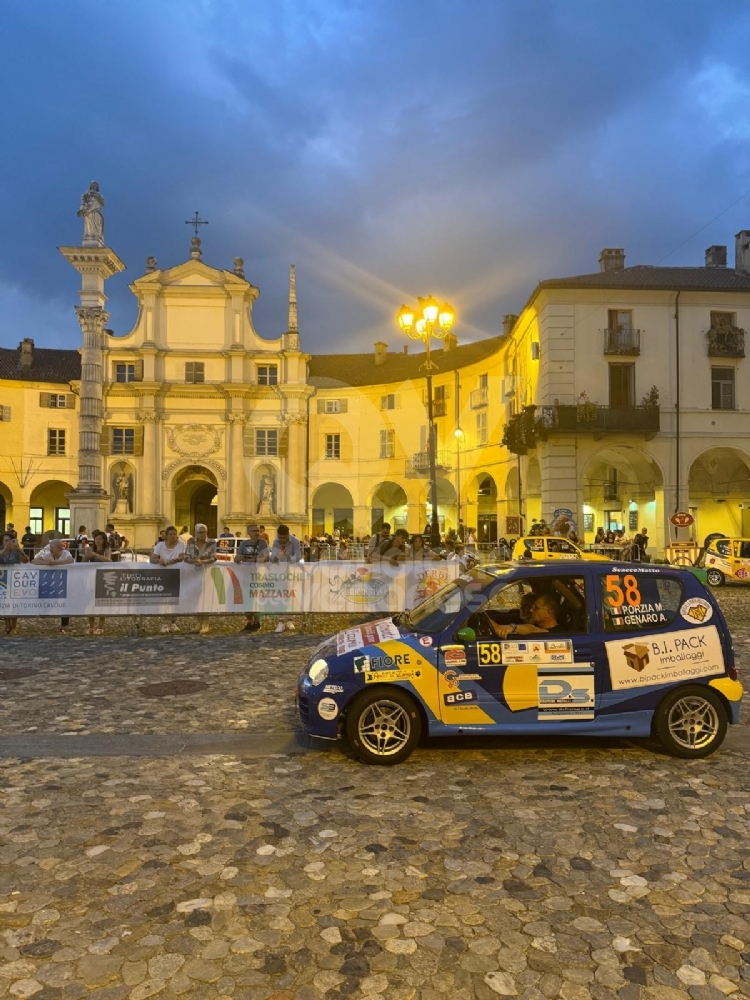 VENARIA - In Città la magia del Rally: tantissimi i curiosi e gli appassionati - FOTO