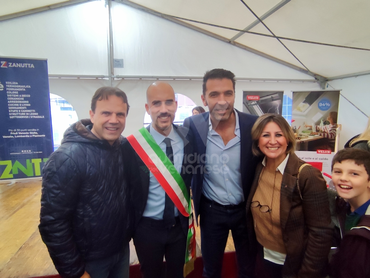 VENARIA - Il campione della Juventus e della Nazionale Gigi Buffon in cittá per l'inaugurazione di una azienda - FOTO