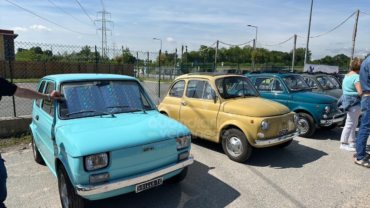 SAN GILLIO - Successo per il raduno delle auto storiche alla Bizzarria - FOTO