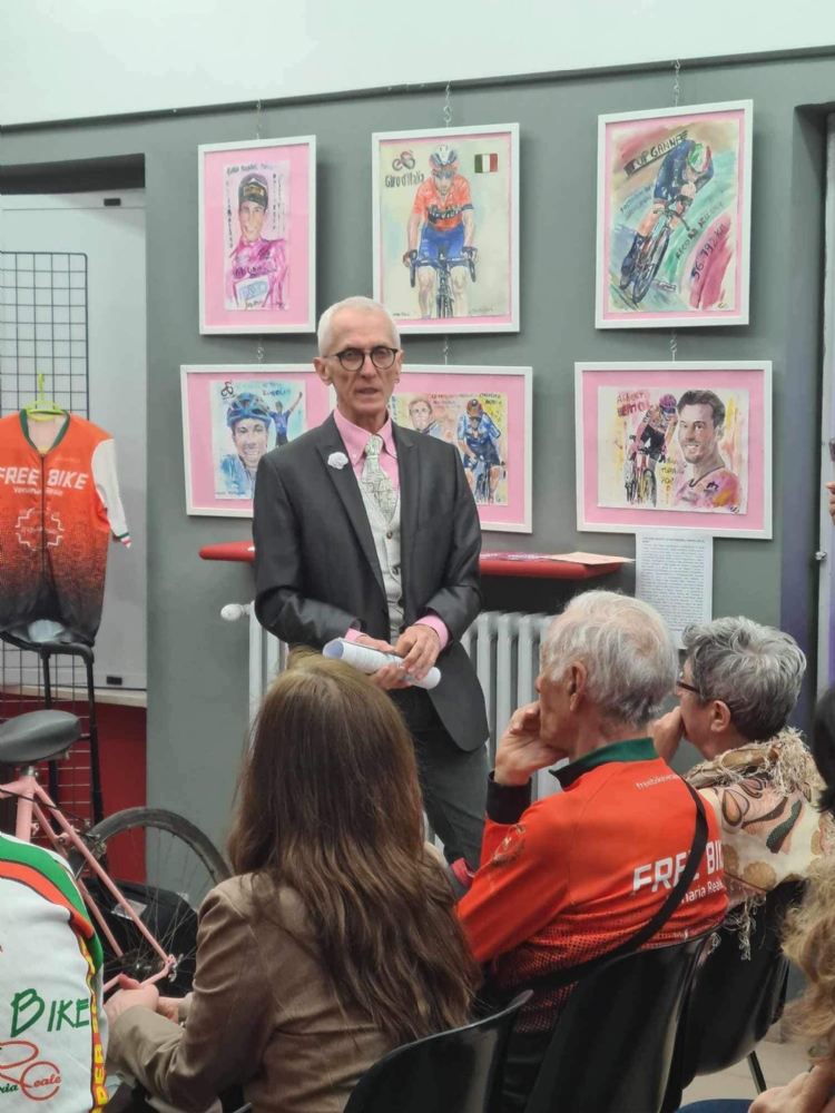 VENARIA - Dalla maglia di Marco Pantani all'ultimo casco di Fausto Coppi: una serata con Paolo Viberti - FOTO