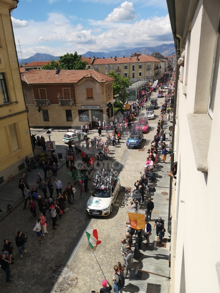 GIRO D'ITALIA A VENARIA - Una grande festa per la «Grande Partenza» - FOTO E VIDEO