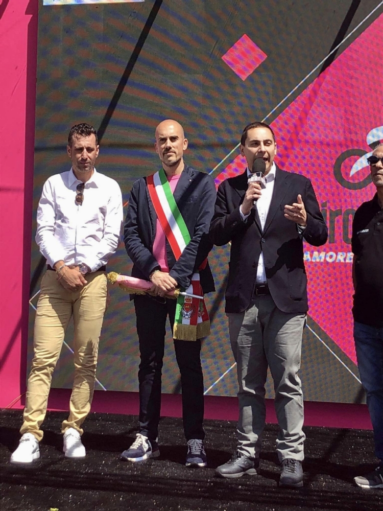 GIRO D'ITALIA A VENARIA - La tappa vinta dall’ecuadoregno Narvaez. Secondo Pogacar - FOTO