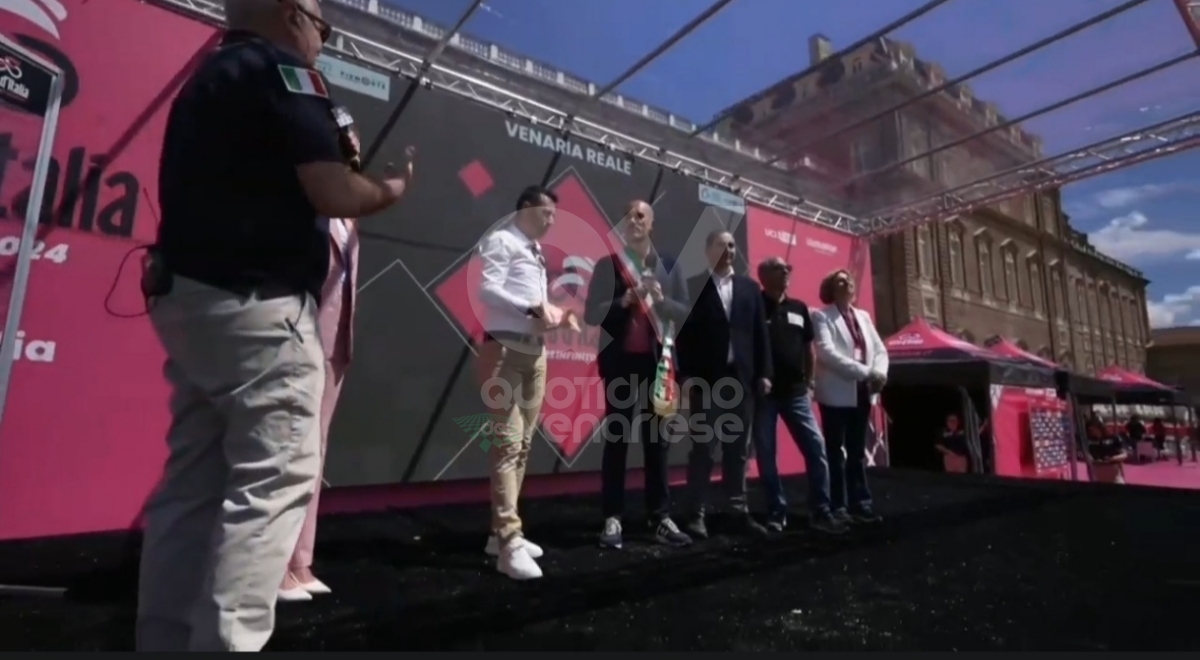 GIRO D'ITALIA A VENARIA - Una grande festa per la «Grande Partenza» - FOTO E VIDEO