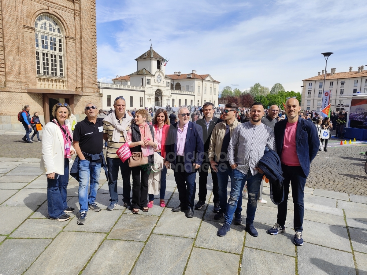 GIRO D'ITALIA A VENARIA - Una grande festa per la «Grande Partenza» - FOTO E VIDEO