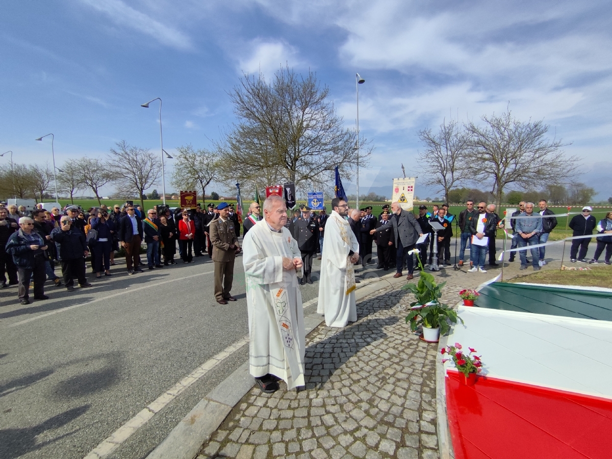 VENARIA - Taglio del nastro per la «Rotonda dei Centenari» in viale Faccioli - FOTO