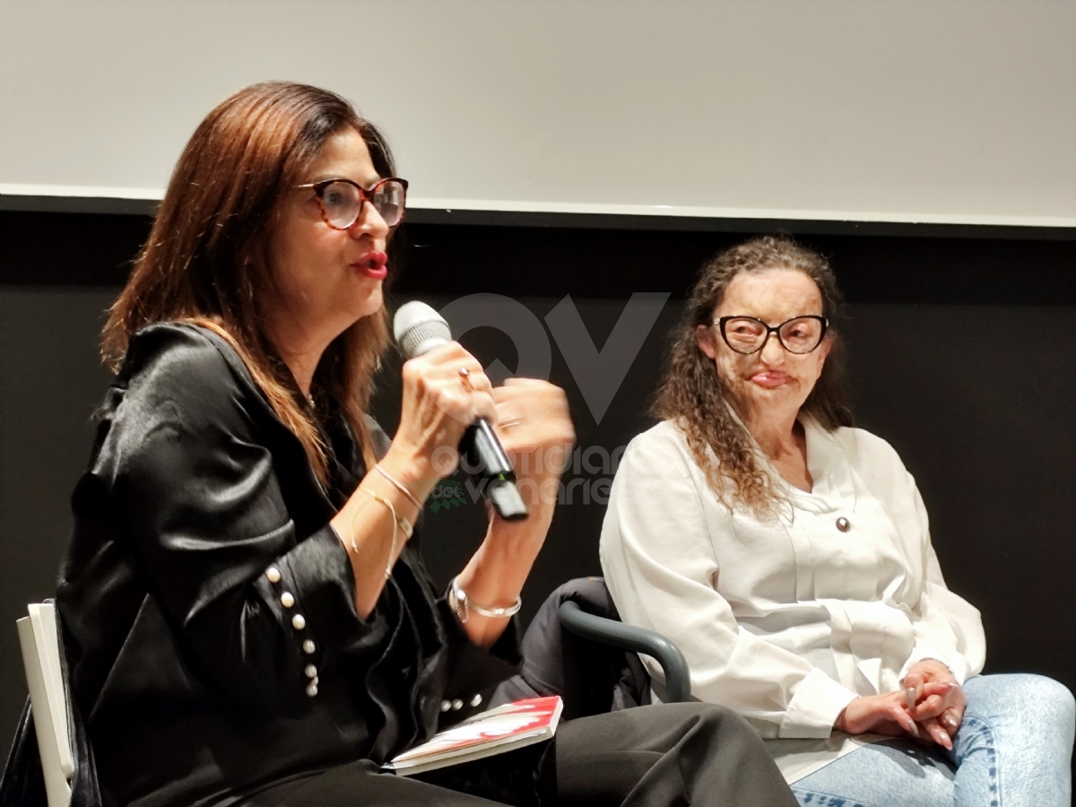 VENARIA - Filomena Lamberti, sfregiata dall'acido dal marito violento: «Donne, studiate e siate indipendenti» - FOTO e VIDEO