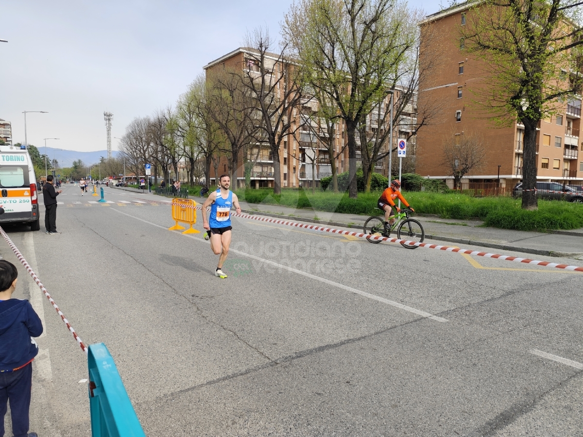 VENARIA - Atletica protagonista con la «StraVenaria»: 1.200 partecipanti - FOTO E VIDEO