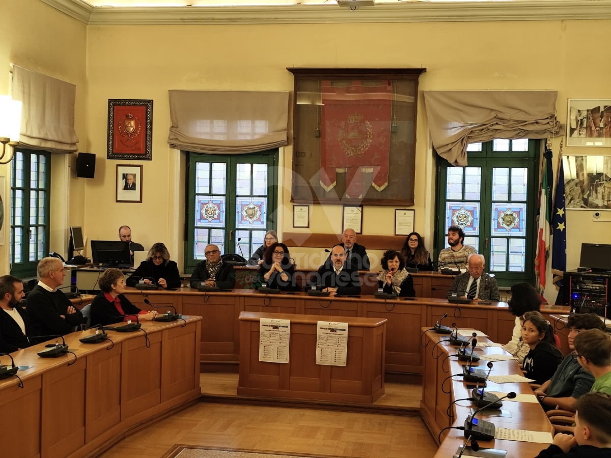 VENARIA - Si è presentato il nuovo Consiglio Comunale dei Ragazzi e delle Ragazze - FOTO