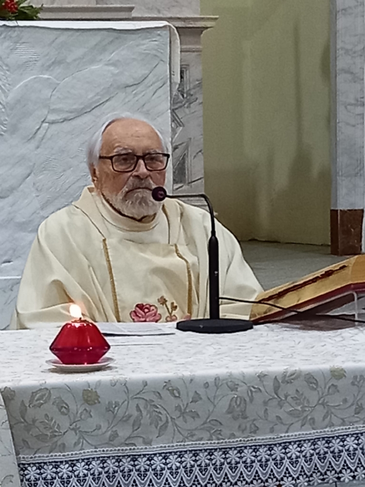 VARISELLA - Grande festa per gli 80 anni del parroco, don Aldo - FOTO