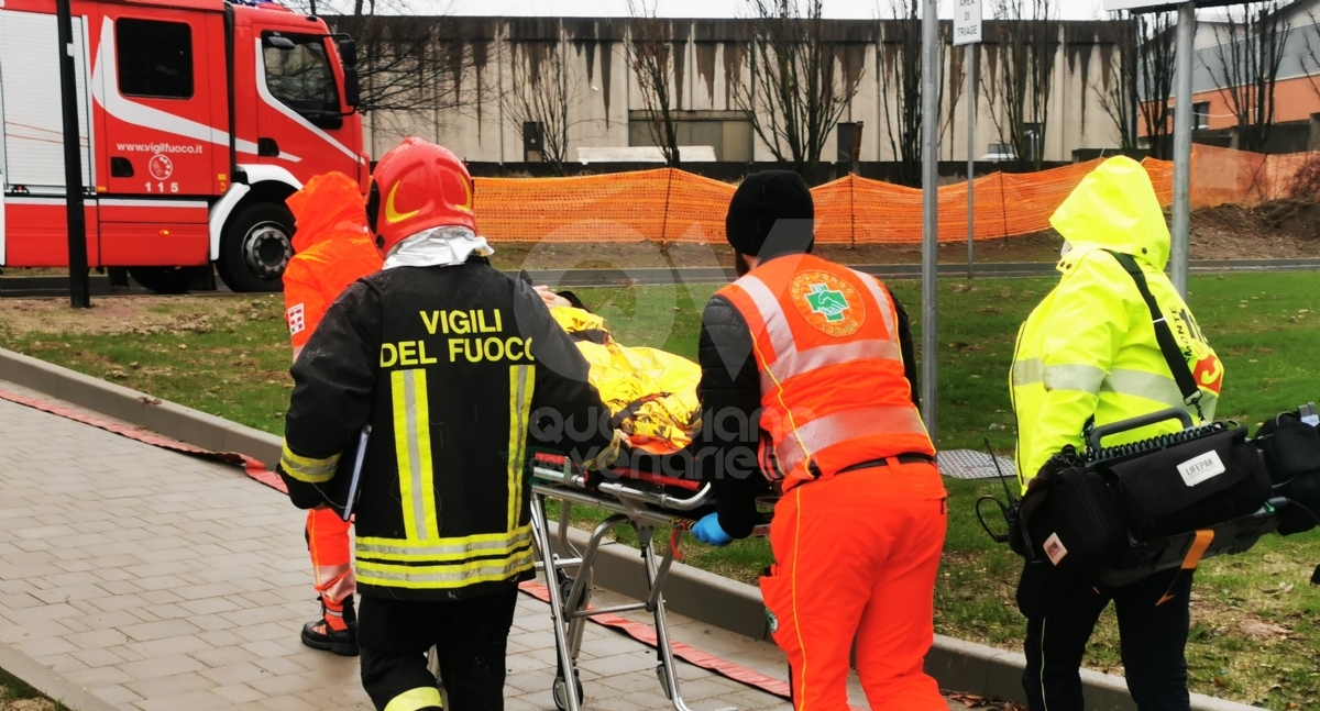 VENARIA - Il treno prende fuoco e una persona è intossicata: ma è solo una simulazione - FOTO