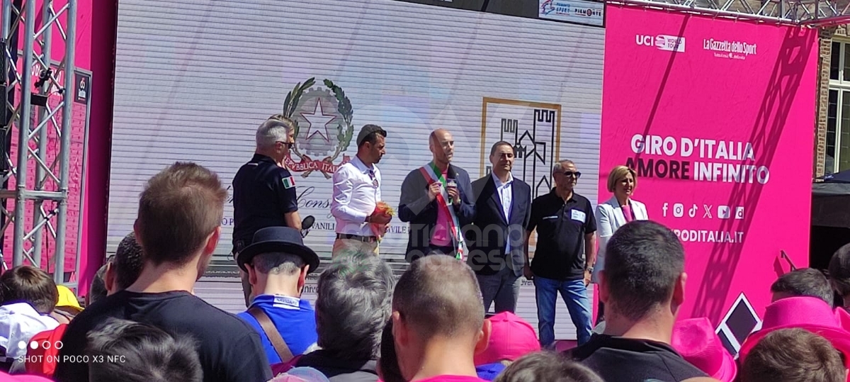 GIRO D'ITALIA A VENARIA - Riviviamo le emozioni della «Grande Partenza» - TUTTE LE FOTO