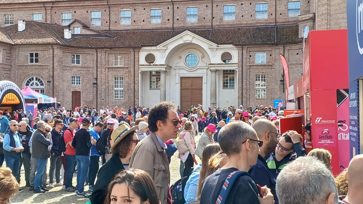 GIRO D'ITALIA A VENARIA - Riviviamo le emozioni della «Grande Partenza» - TUTTE LE FOTO