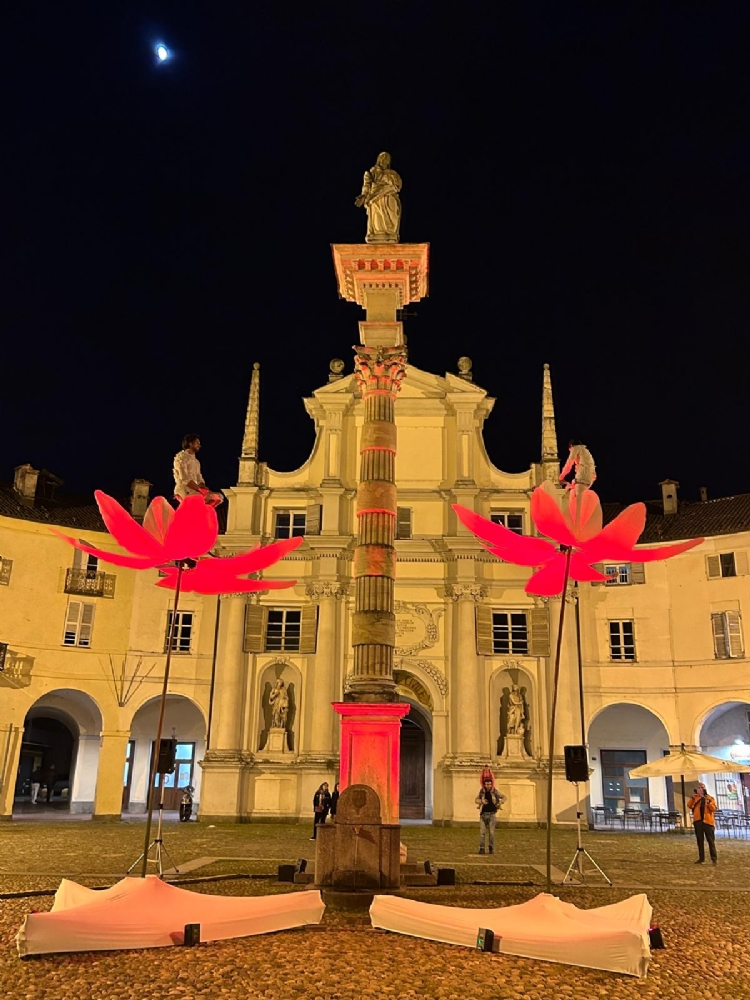 VENARIA - Bagno di folla per la ventesima edizione della «Festa delle Rose» - FOTO