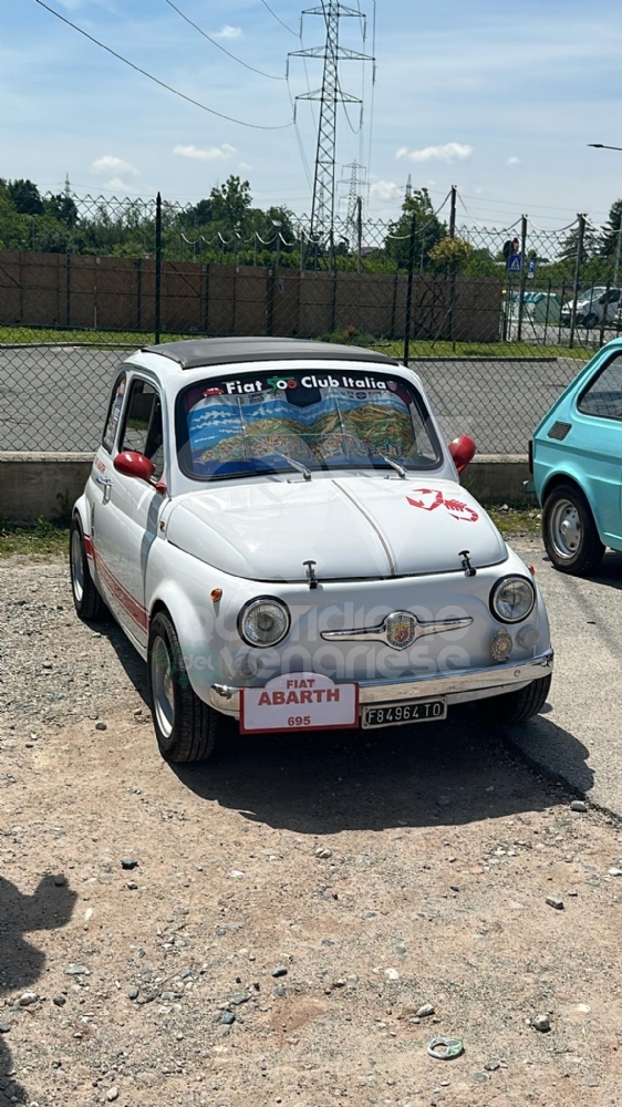 SAN GILLIO - Successo per il raduno delle auto storiche alla Bizzarria - FOTO