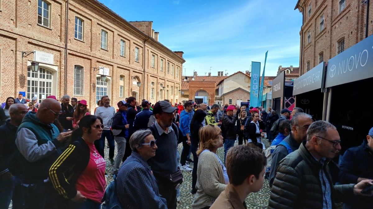 GIRO D'ITALIA A VENARIA - Riviviamo le emozioni della «Grande Partenza» - TUTTE LE FOTO