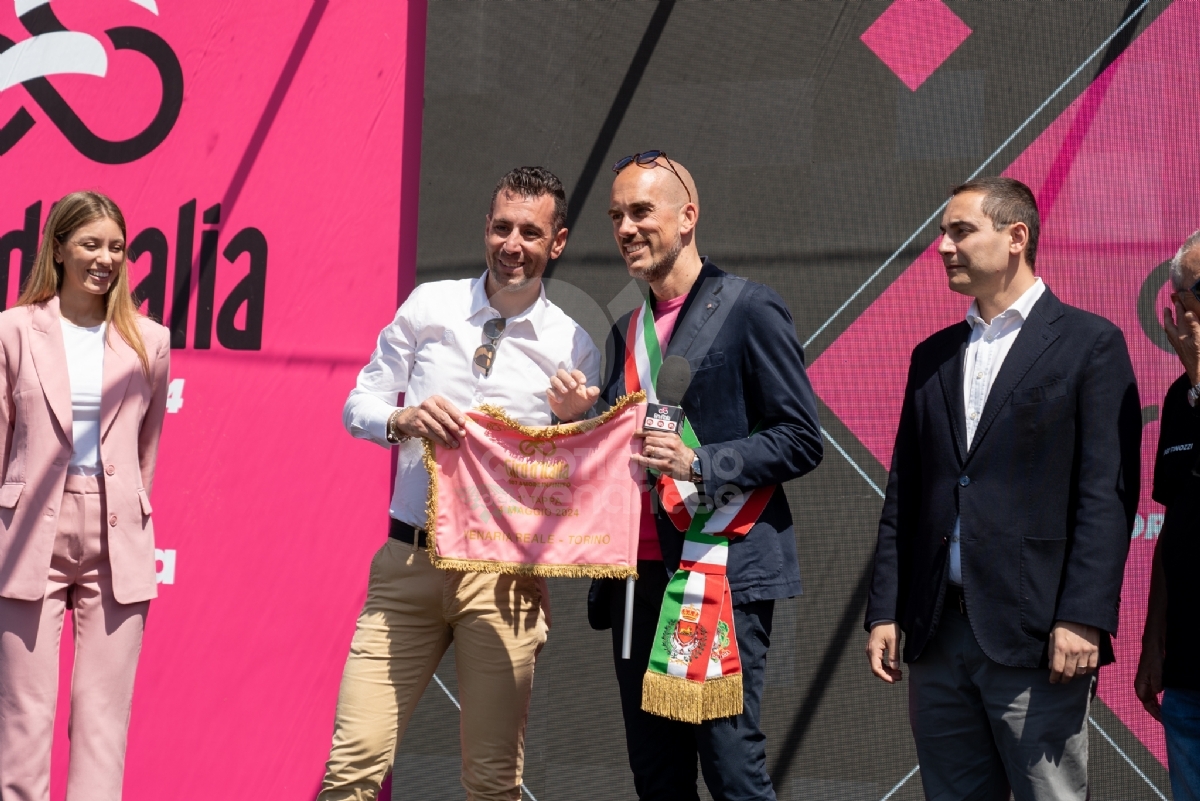 GIRO D'ITALIA A VENARIA - Riviviamo le emozioni della «Grande Partenza» - TUTTE LE FOTO