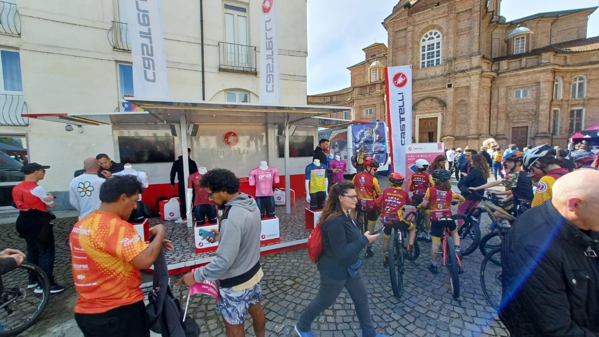 GIRO D'ITALIA A VENARIA - Riviviamo le emozioni della «Grande Partenza» - TUTTE LE FOTO