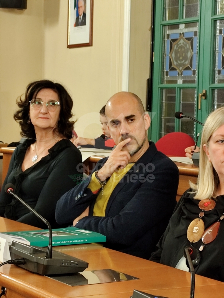 VENARIA - Sala consiliare gremita per la presentazione del libro su Armando Crivelli - FOTO E VIDEO