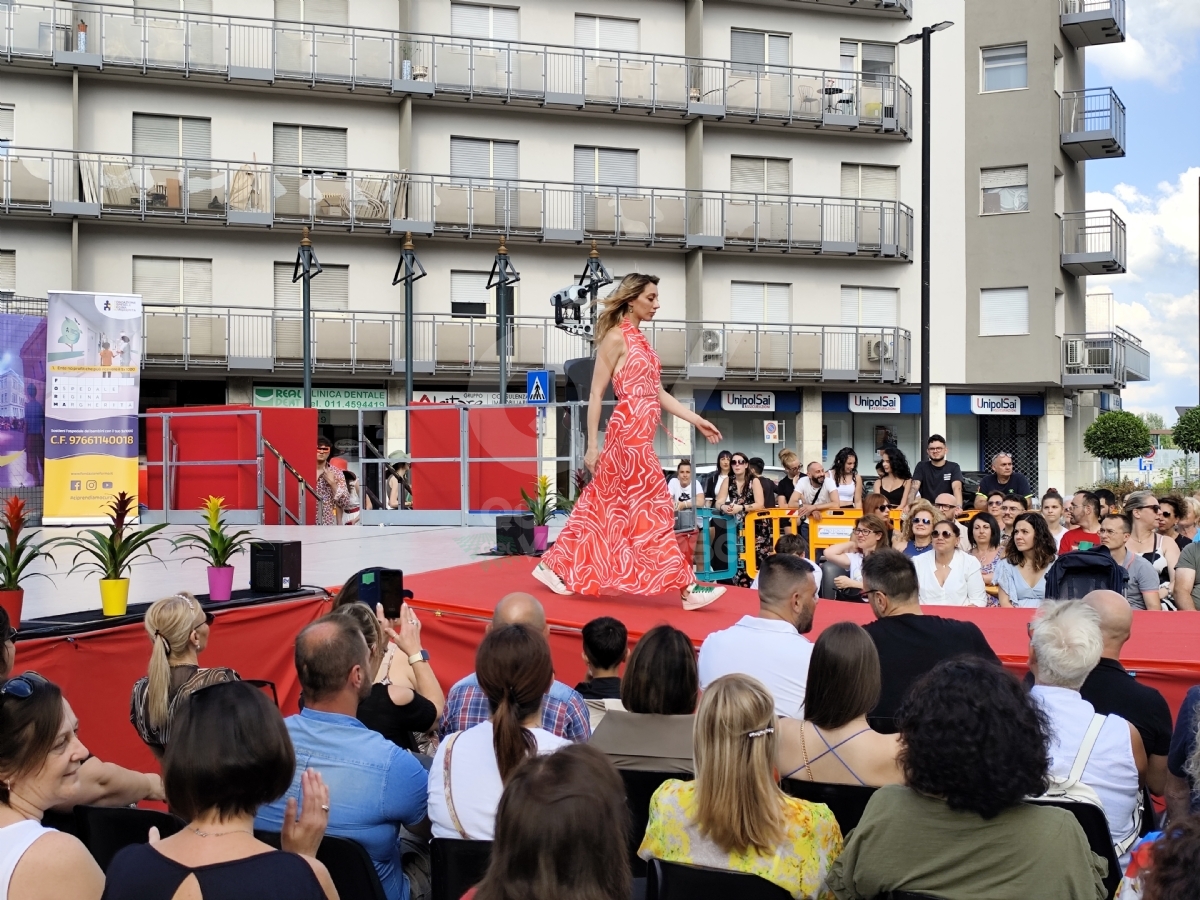 VENARIA - Moda, inclusione e solidarietà: il successo della sfilata in favore del Regina Margherita - FOTO