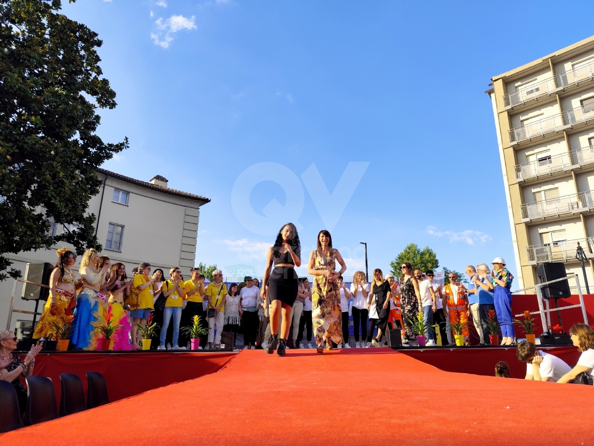 VENARIA - Moda, inclusione e solidarietà: il successo della sfilata in favore del Regina Margherita - FOTO