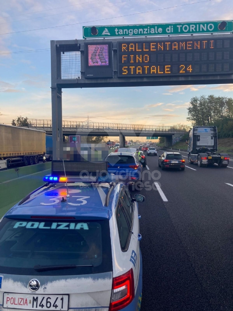 INCIDENTE IN TANGENZIALE A COLLEGNO - Quattro mezzi coinvolti, due feriti - FOTO