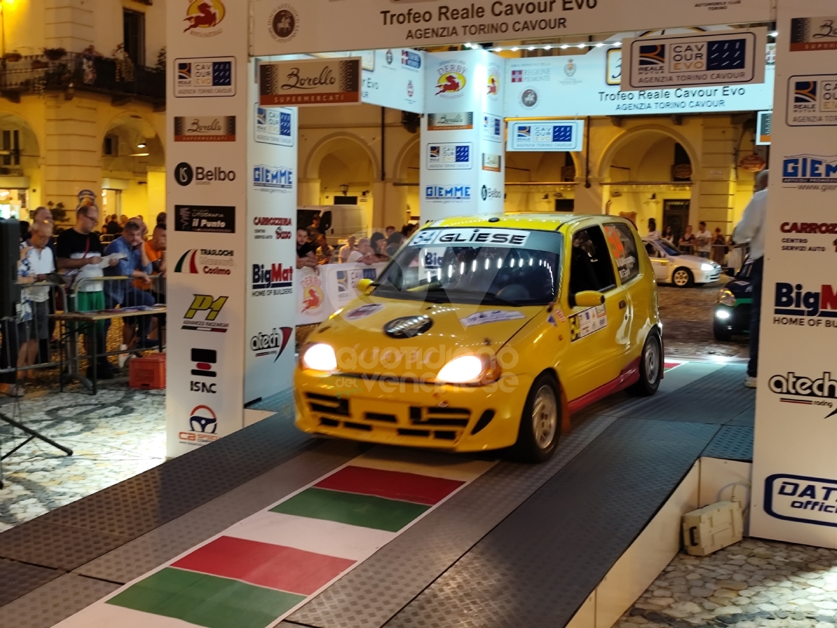 VENARIA - In Città la magia del Rally: tantissimi i curiosi e gli appassionati - FOTO