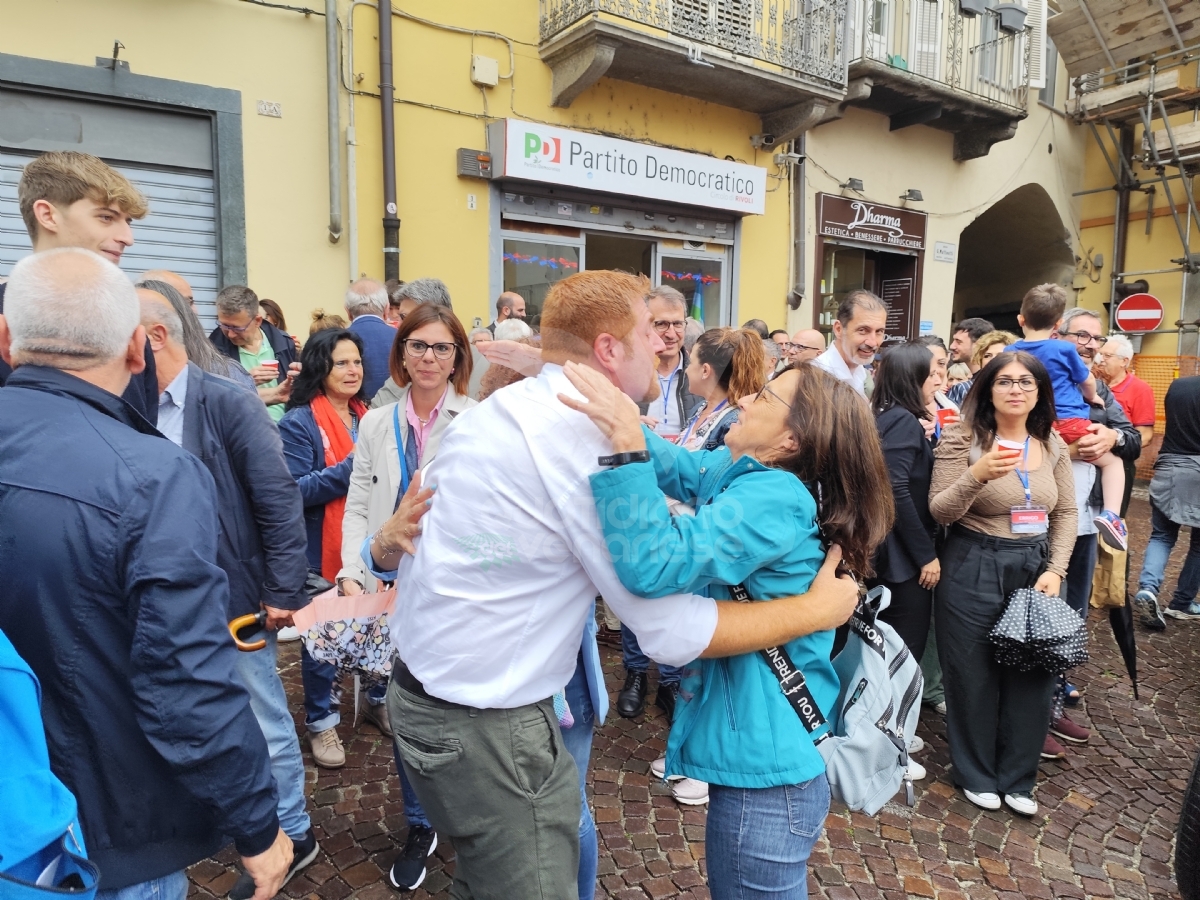 ELEZIONI RIVOLI - Con la vittoria si canta «Bella Ciao», Errigo: «Ballottaggio vergognoso per modi e toni...» - FOTO e VIDEO