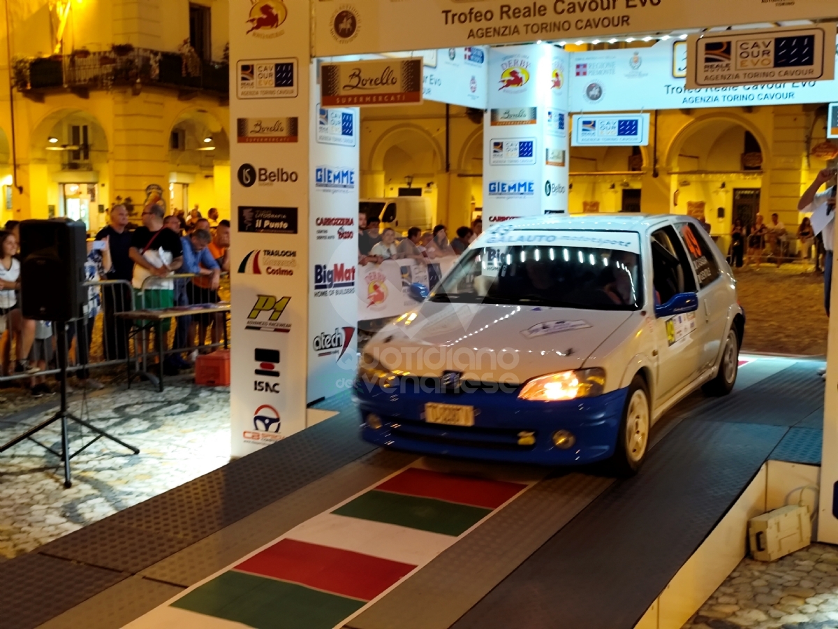 VENARIA - In Città la magia del Rally: tantissimi i curiosi e gli appassionati - FOTO