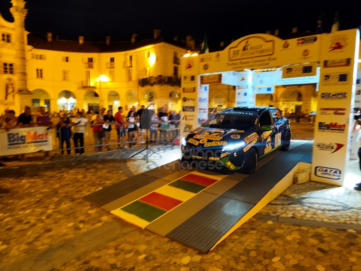 VENARIA - In Città la magia del Rally: tantissimi i curiosi e gli appassionati - FOTO