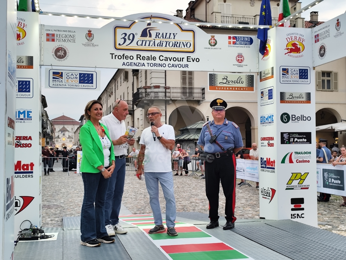 VENARIA - In Città la magia del Rally: tantissimi i curiosi e gli appassionati - FOTO