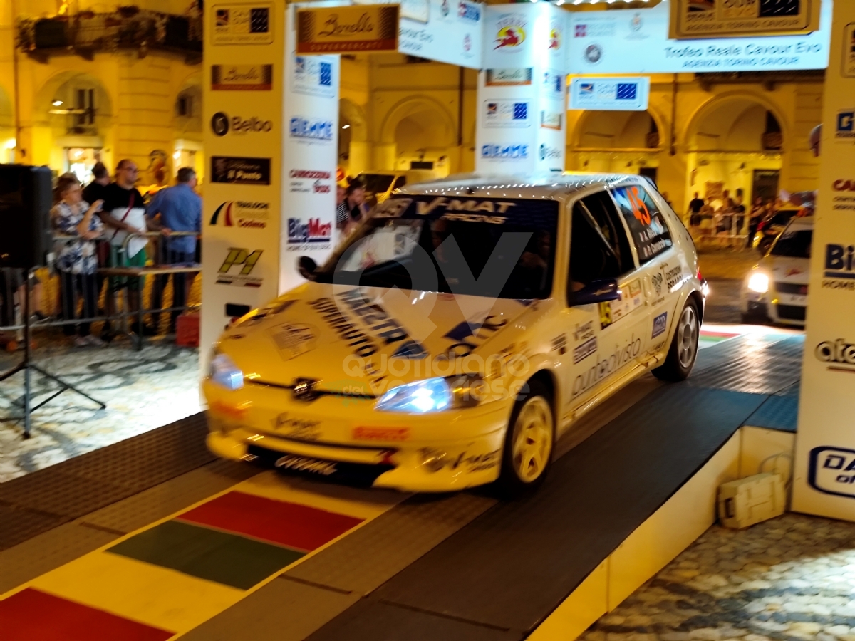 VENARIA - In Città la magia del Rally: tantissimi i curiosi e gli appassionati - FOTO