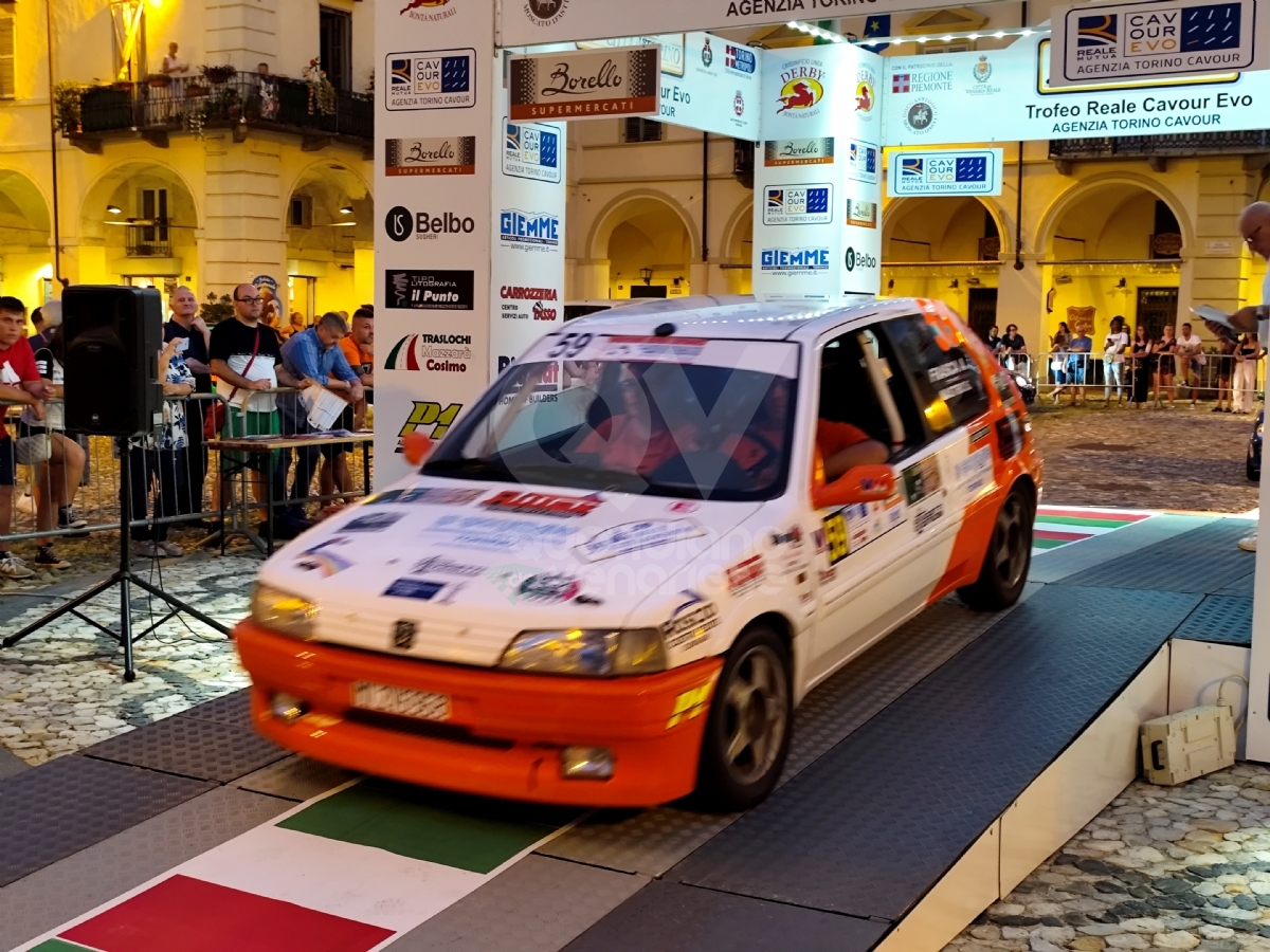 VENARIA - In Città la magia del Rally: tantissimi i curiosi e gli appassionati - FOTO