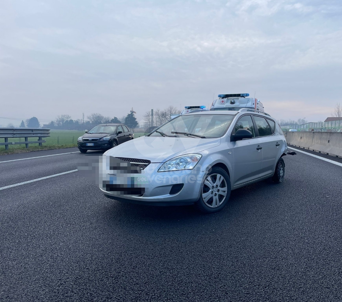 INCIDENTE IN TANGENZIALE A RIVOLI - Scontro fra due auto: una persona ferita - FOTO