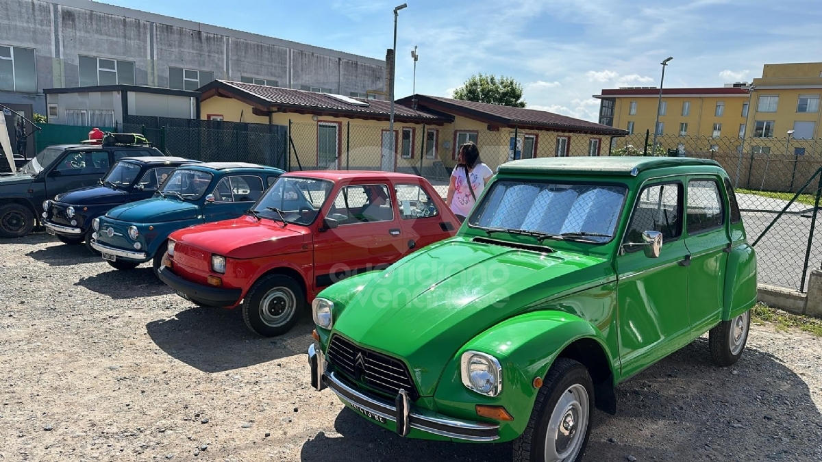 SAN GILLIO - Successo per il raduno delle auto storiche alla Bizzarria - FOTO