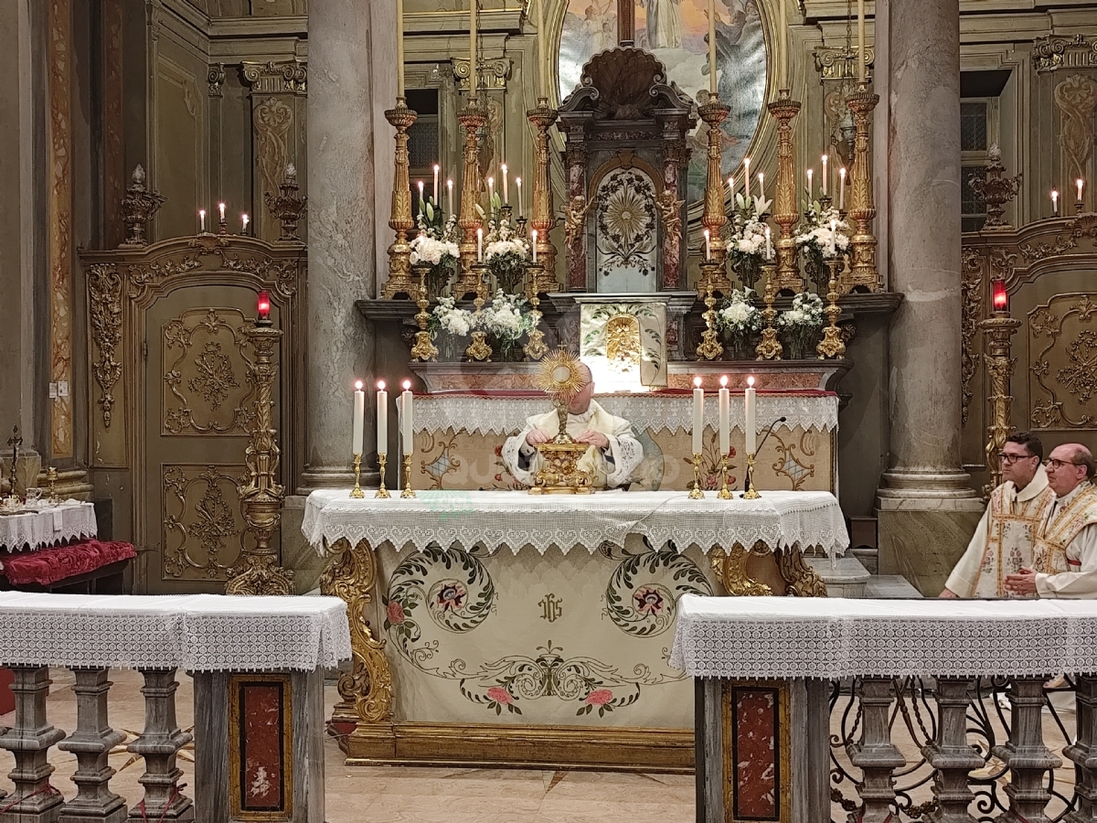 VENARIA - Santa Maria gremita per il Corpus Domini: senza Processione, causa maltempo - FOTO