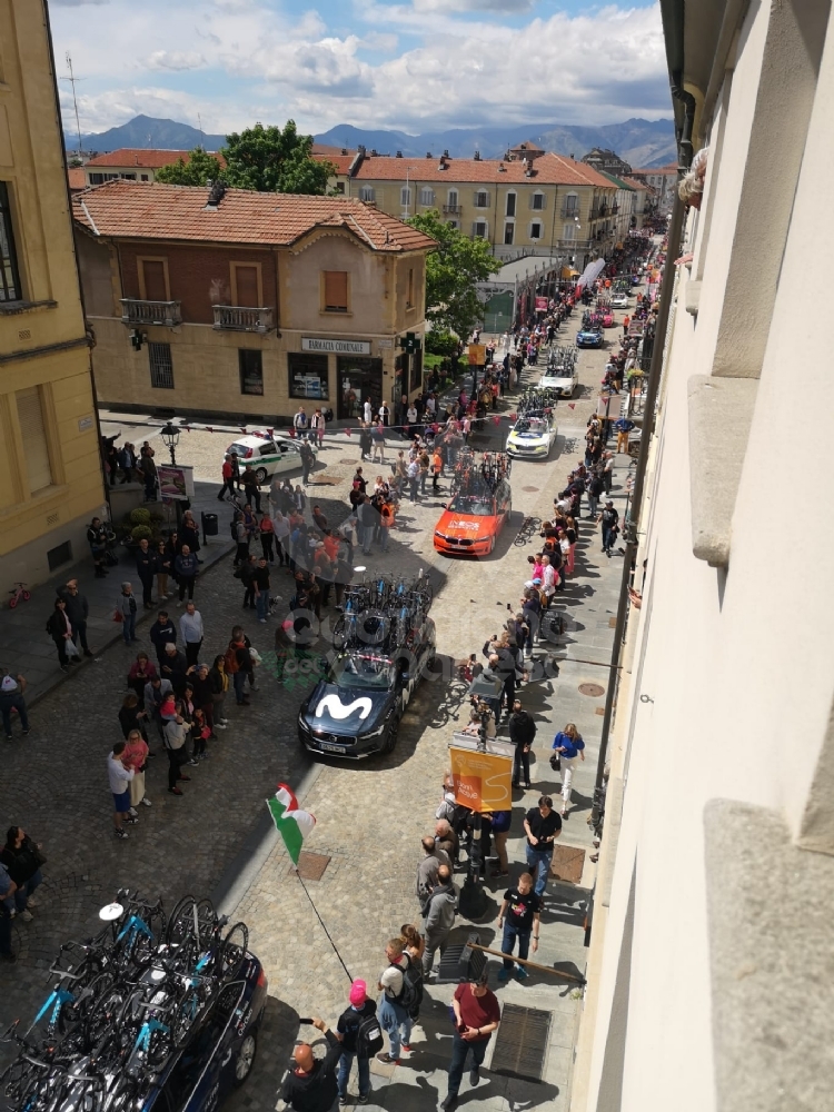 GIRO D'ITALIA A VENARIA - Una grande festa per la «Grande Partenza» - FOTO E VIDEO