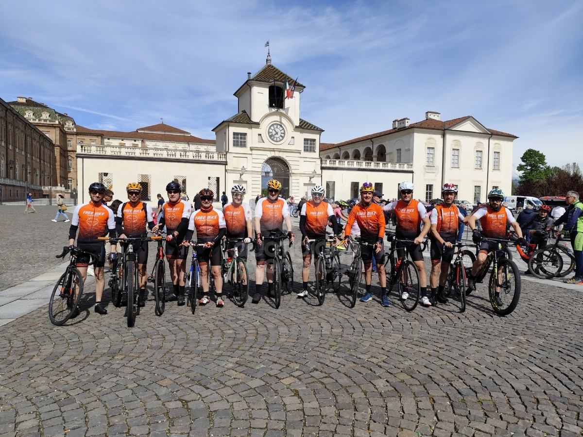 GIRO D'ITALIA A VENARIA - Una grande festa per la «Grande Partenza» - FOTO E VIDEO