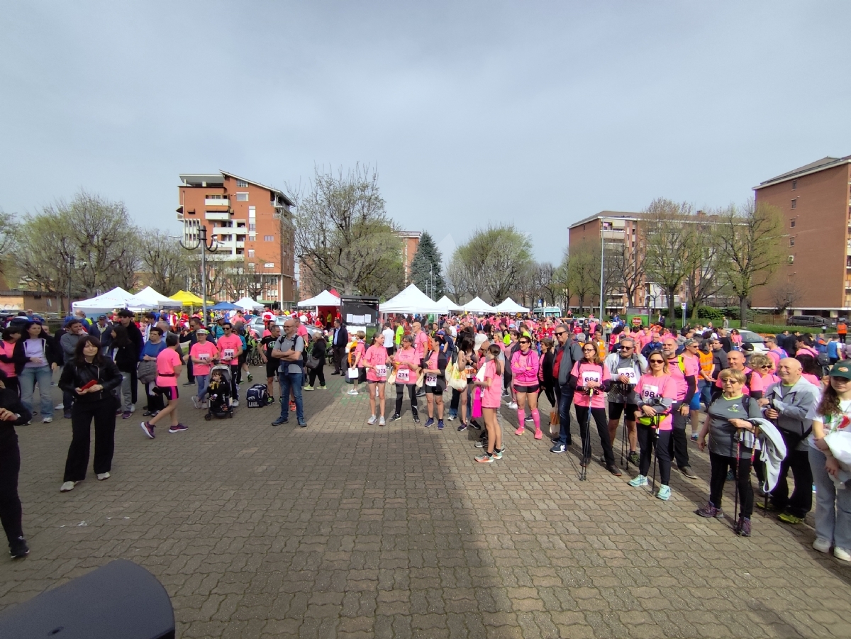 VENARIA - Atletica protagonista con la «StraVenaria»: 1.200 partecipanti - FOTO E VIDEO