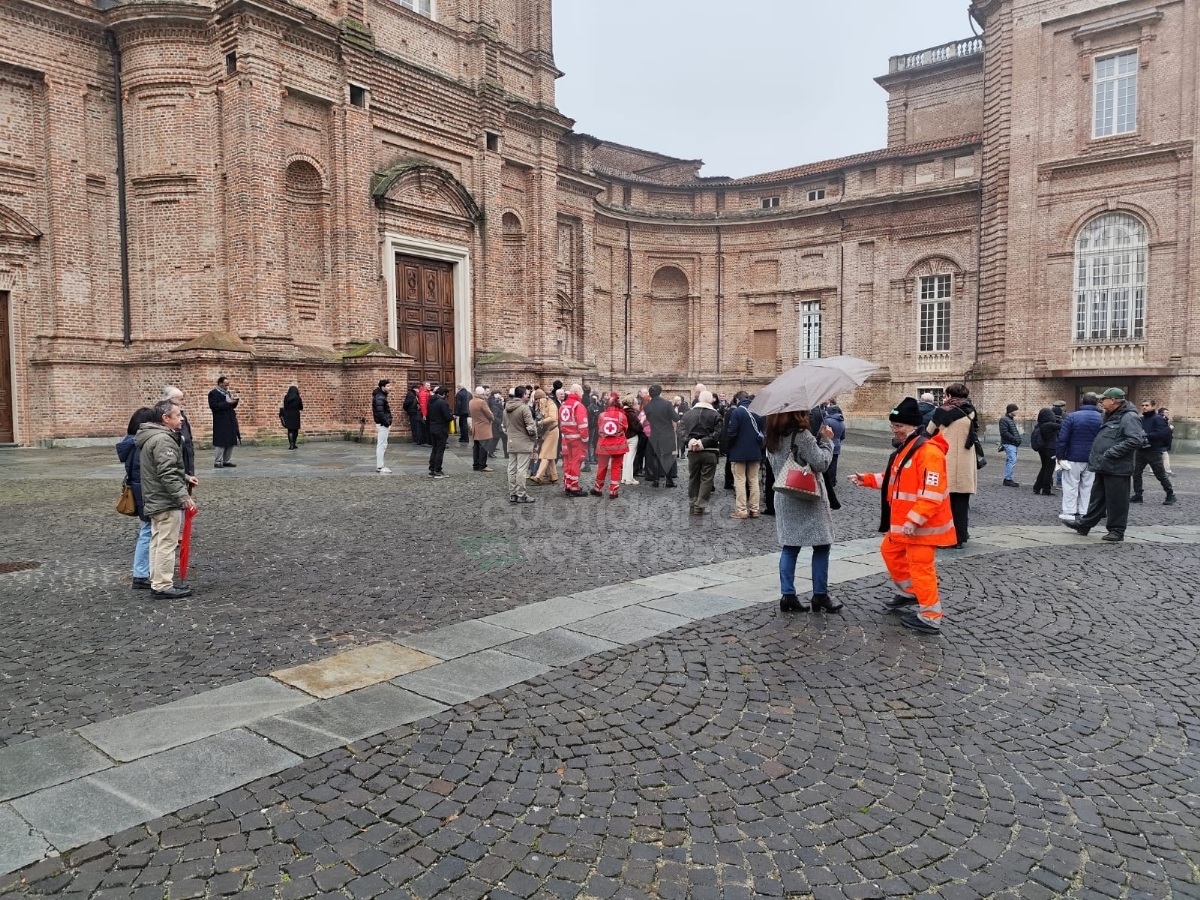 VENARIA - Allestita alla Reggia la camera ardente di Vittorio Emanuele di Savoia - FOTO e VIDEO