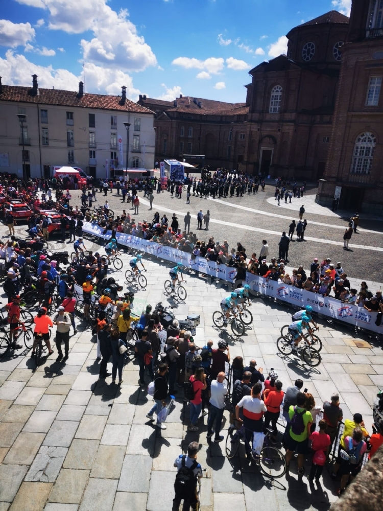 GIRO D'ITALIA A VENARIA - Riviviamo le emozioni della «Grande Partenza» - TUTTE LE FOTO