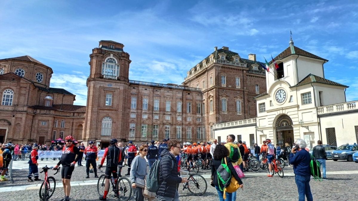 GIRO D'ITALIA A VENARIA - Riviviamo le emozioni della «Grande Partenza» - TUTTE LE FOTO