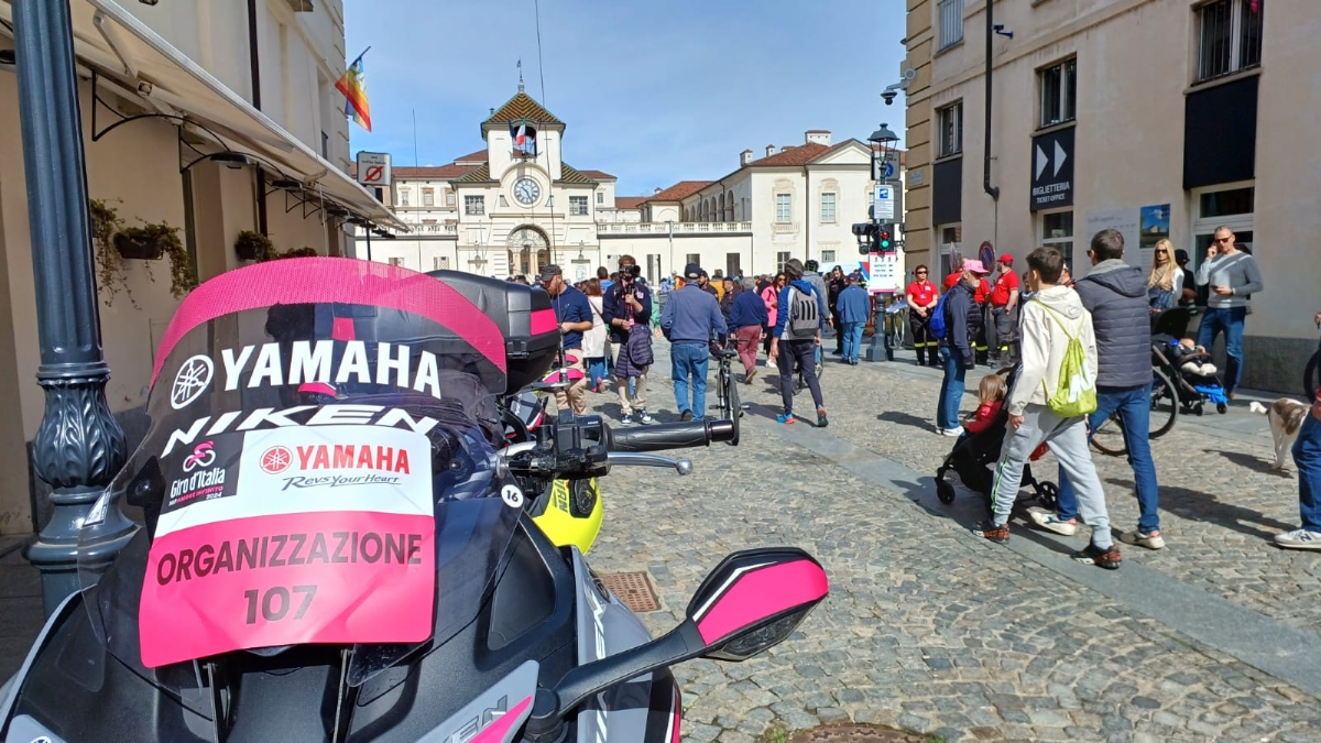 GIRO D'ITALIA A VENARIA - Riviviamo le emozioni della «Grande Partenza» - TUTTE LE FOTO